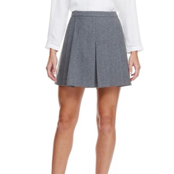 Vineyard Vines Gray Wool Pleated Mini Skirt, Size 4 - Picture 1 of 10